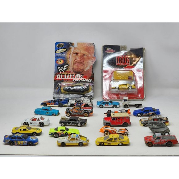 Lot of 22 Vintage Assorted Small Cars Planes Trucks In All Different Make/Model - Picture 1 of 11